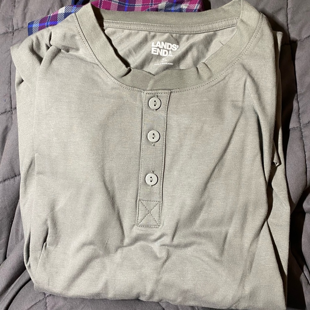 Land’s End men’s pajamas, gray/taupe top w/plaid pants, size XL
